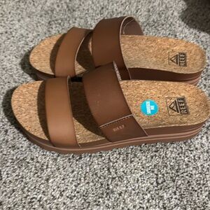 Brand new without tags women reef shoes. Cushion vista hi